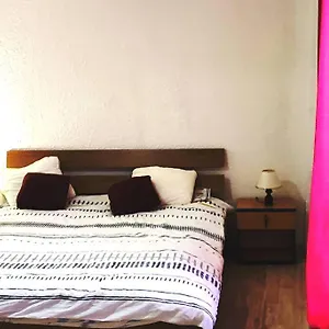 https://saint-uze-appartement.hotels-rhonealpes.com